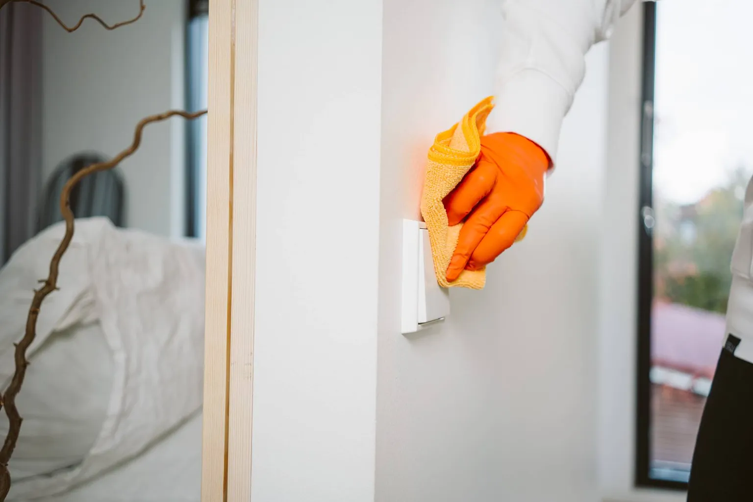 Suuri kotitalousvähennyskysely: Lähes jokainen käyttäisi enemmän rahaa palveluihin, jos kotitalousvähennysprosentti olisi korkeampi – 70% ei käyttäisi siivouspalveluja lainkaan ilman kotitalousvähennystä